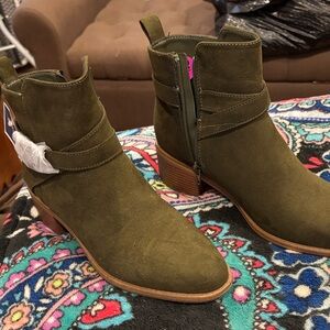 Esprit Forest Green Ankle Booties